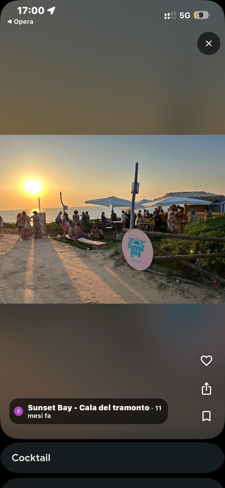 Aperitivo affollato al Sunset Bay